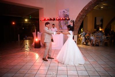 Maries dansant en soiree, mariage Magnanerie Saint Isidore, Hyeres