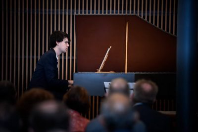 Pianiste baroque en entreprise