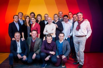 Photo de groupe lors d'une soirée d'entreprise