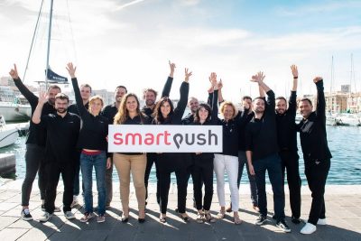 Photo de groupe entreprise sur le quai du vieuxport