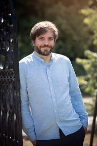 Portrait homme en extérieur
