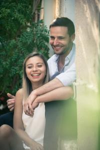couple dans les ruelles de cassis