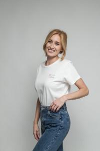 Shooting studio femme campagne T-shirt